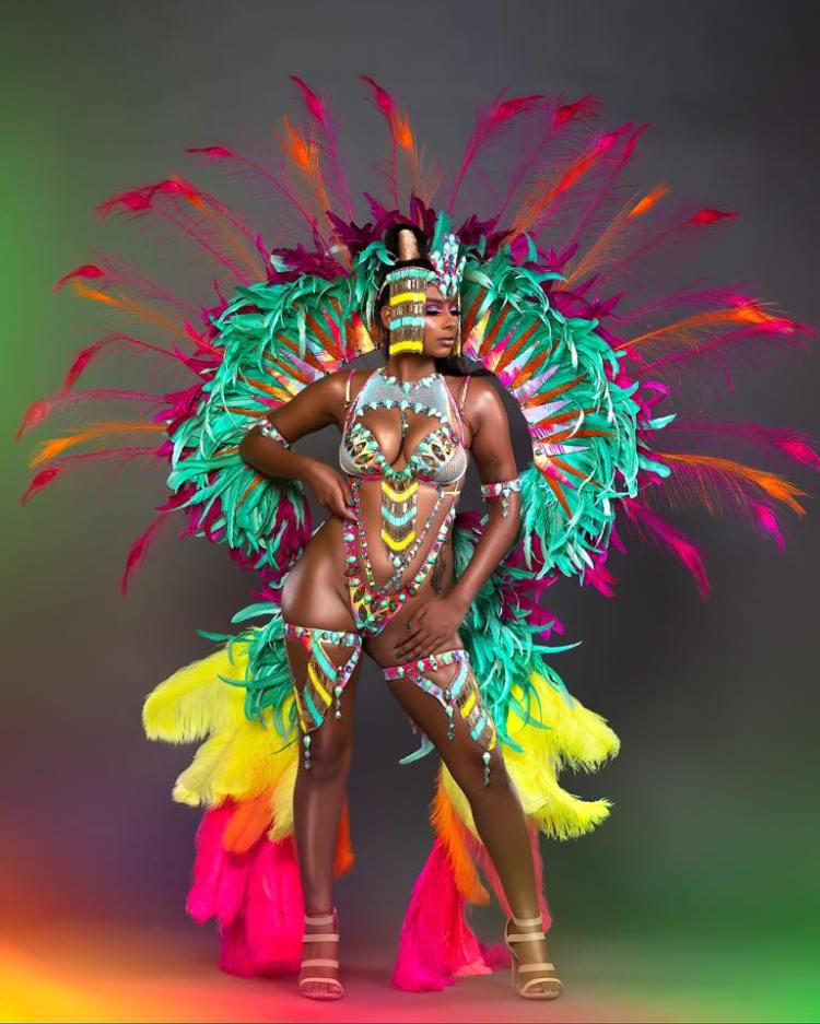 sugar mas 48 costumes